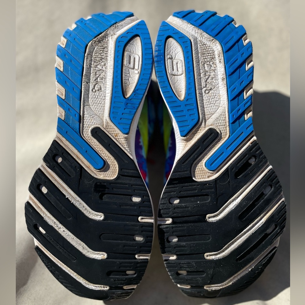 Brooks colorful running shoes - Picture 8 of 9